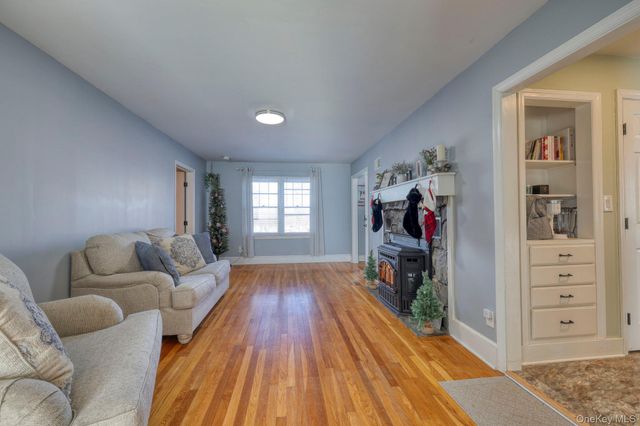 210 Overlook Road, Poughkeepsie, NY 12603