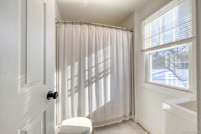 210 Overlook Road, Poughkeepsie, NY 12603