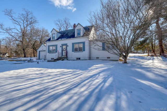 210 Overlook Road, Poughkeepsie, NY 12603