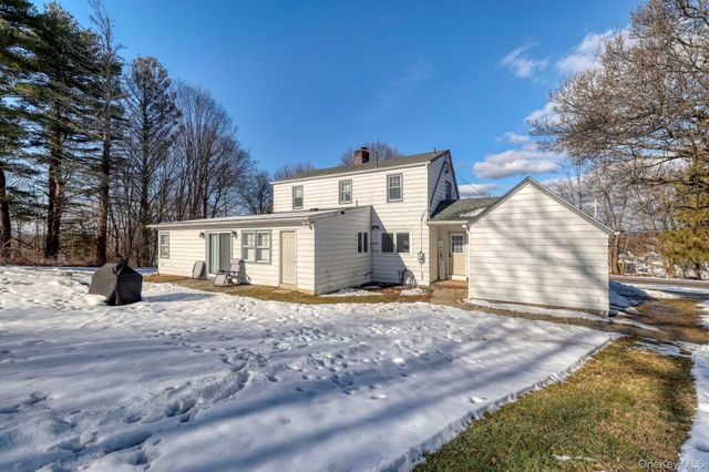 210 Overlook Road, Poughkeepsie, NY 12603