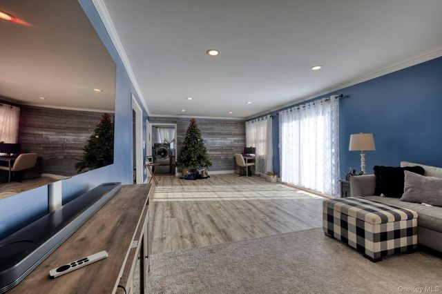 210 Overlook Road, Poughkeepsie, NY 12603