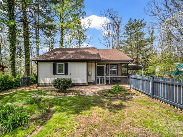 605 Rhododendron Avenue, Black Mountain, NC 28711