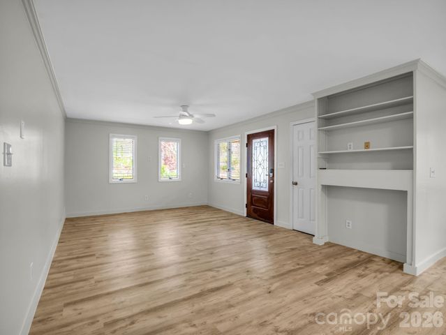 605 Rhododendron Avenue, Black Mountain, NC 28711