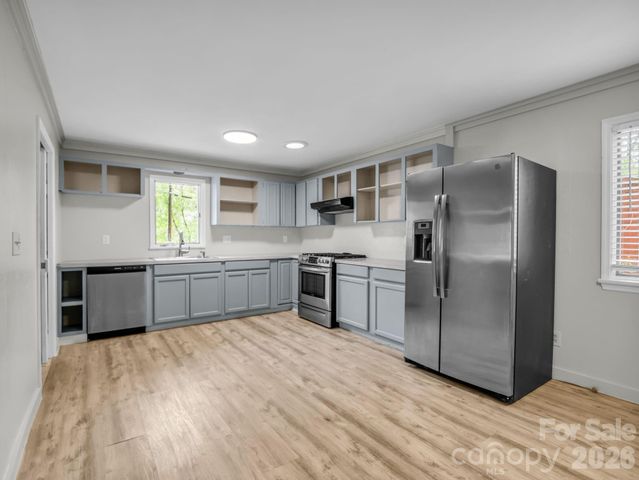 605 Rhododendron Avenue, Black Mountain, NC 28711