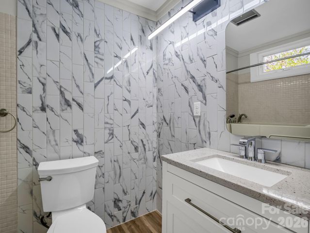 605 Rhododendron Avenue, Black Mountain, NC 28711