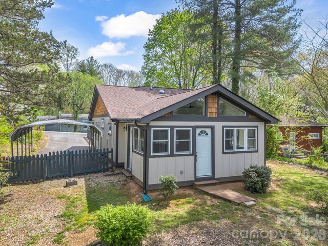 605 Rhododendron Avenue, Black Mountain, NC 28711