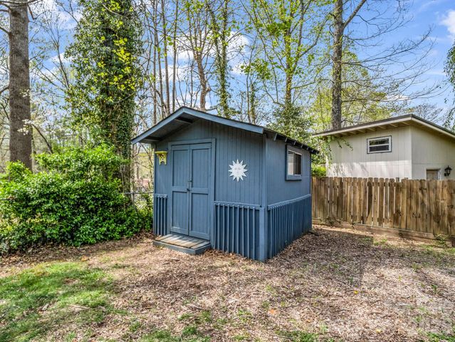605 Rhododendron Avenue, Black Mountain, NC 28711