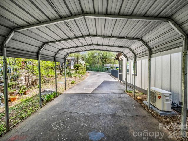605 Rhododendron Avenue, Black Mountain, NC 28711