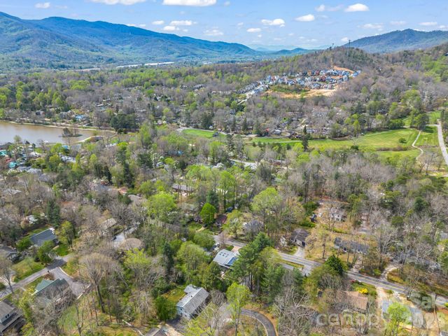 605 Rhododendron Avenue, Black Mountain, NC 28711
