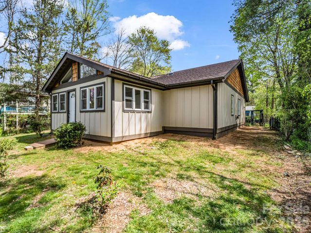 605 Rhododendron Avenue, Black Mountain, NC 28711