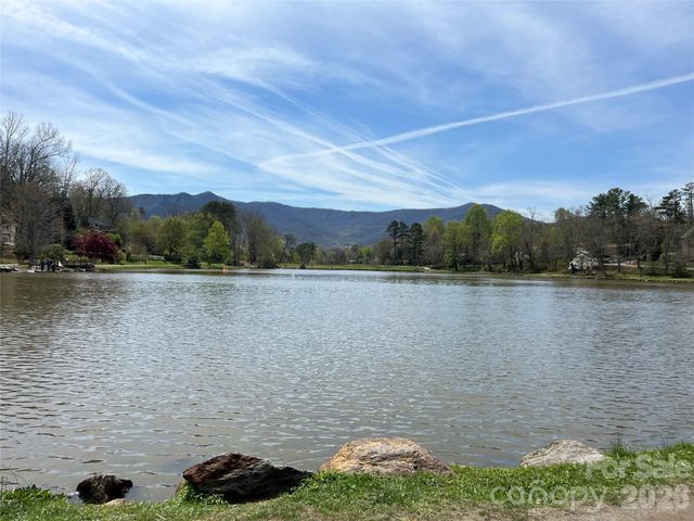 605 Rhododendron Avenue, Black Mountain, NC 28711