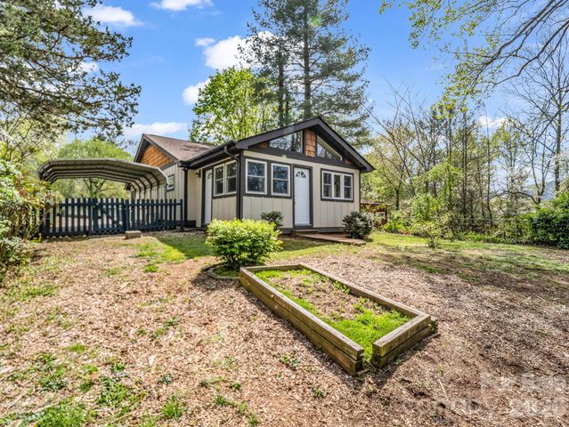 605 Rhododendron Avenue, Black Mountain, NC 28711
