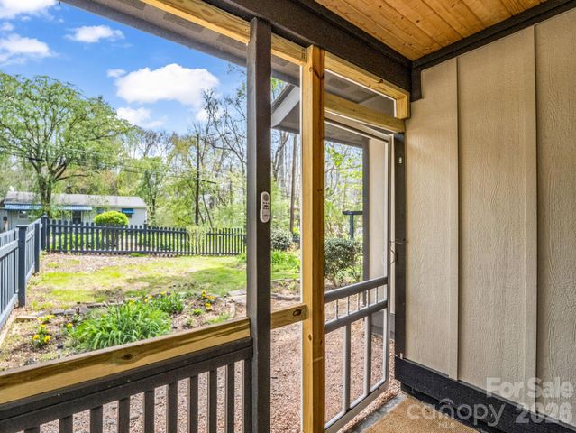 605 Rhododendron Avenue, Black Mountain, NC 28711