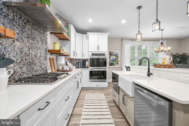 7117 PULLEN DR, Fredericksburg, VA 22407