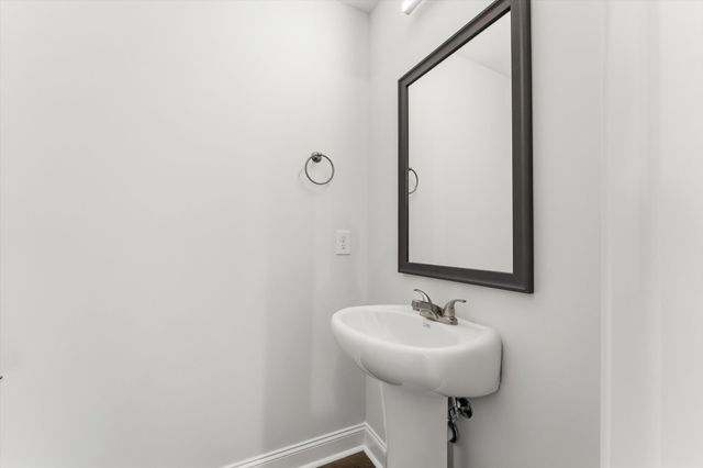 123 Quarry Point Dr, Clarksville, TN 37043