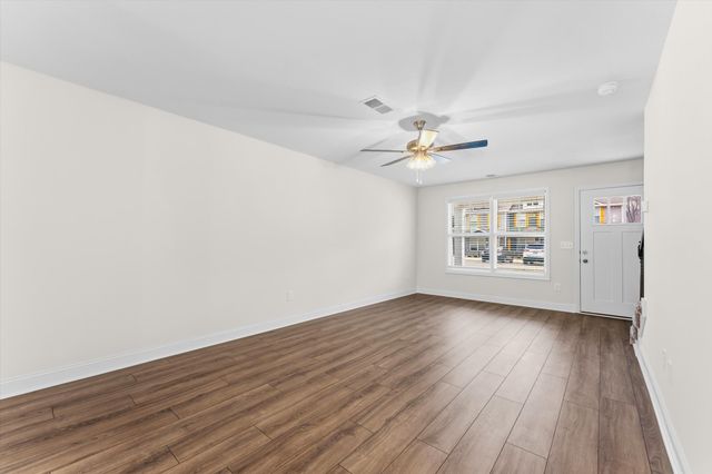 123 Quarry Point Dr, Clarksville, TN 37043