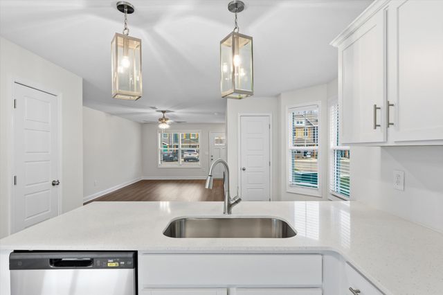 123 Quarry Point Dr, Clarksville, TN 37043