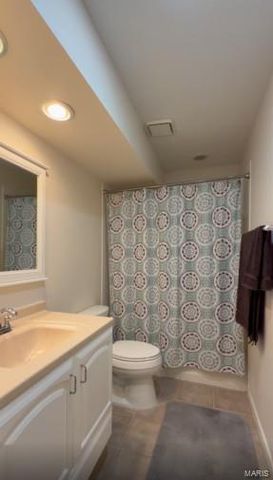 2806 Buckfield Court, Oakville, MO 63129