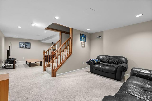 2806 Buckfield Court, Oakville, MO 63129