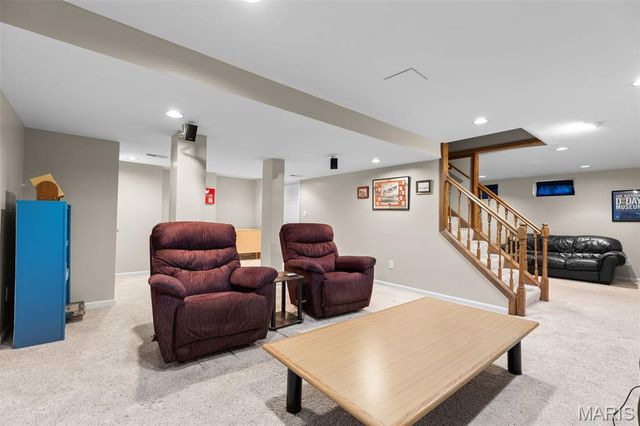 2806 Buckfield Court, Oakville, MO 63129