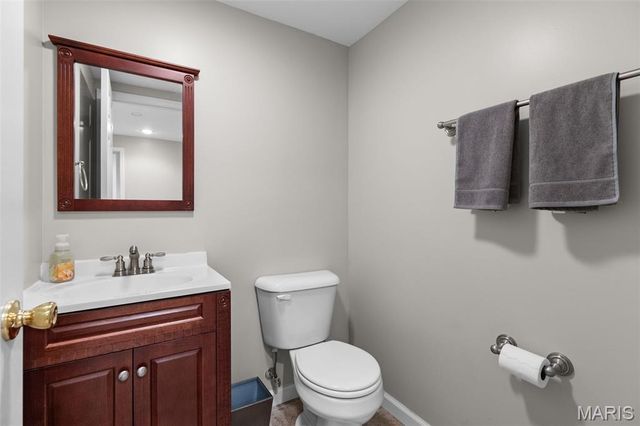 2806 Buckfield Court, Oakville, MO 63129