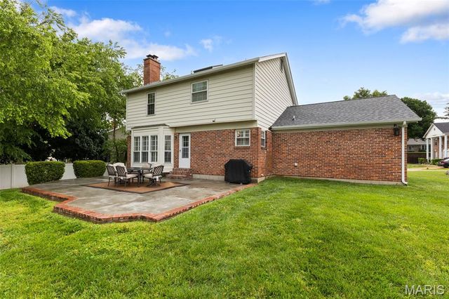 2806 Buckfield Court, Oakville, MO 63129