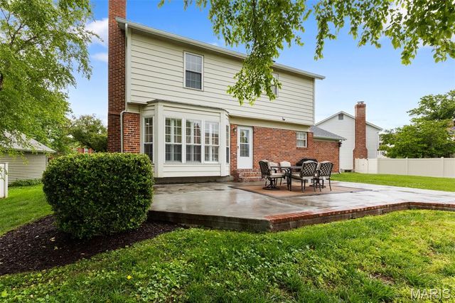 2806 Buckfield Court, Oakville, MO 63129