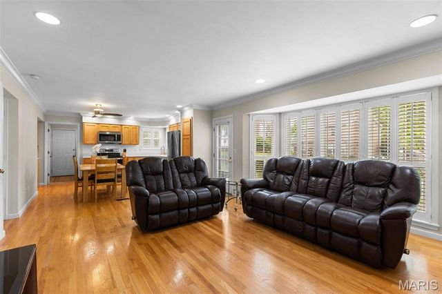 2806 Buckfield Court, Oakville, MO 63129