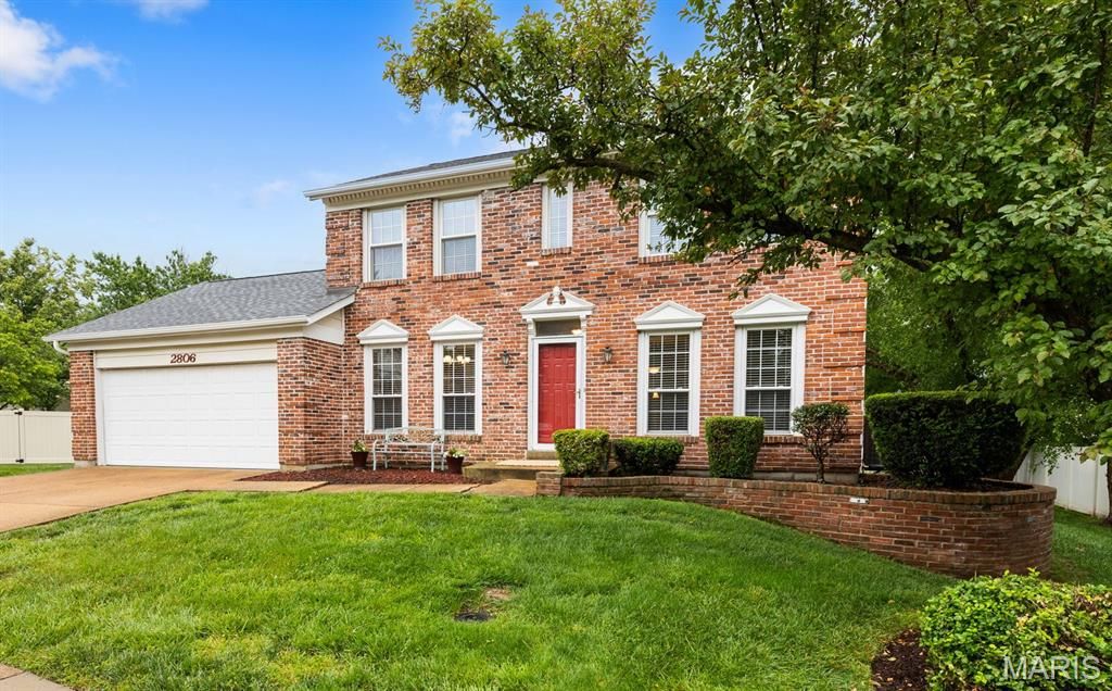 2806 Buckfield Court, Oakville, MO 63129