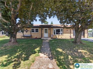 119 North Main Street, Alburtis Boro, PA 18011