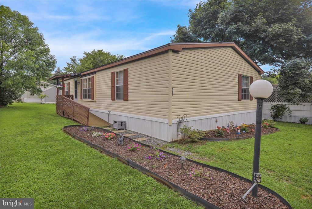 703 1ST STREET EXT, Hamburg, PA 19526