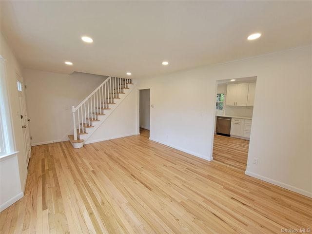 392 3rd Avenue, Bayport, NY 11705