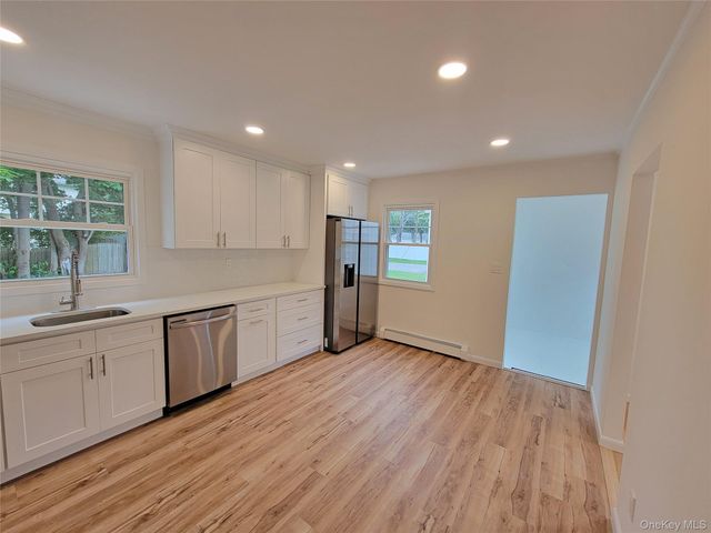 392 3rd Avenue, Bayport, NY 11705