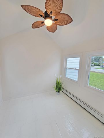 392 3rd Avenue, Bayport, NY 11705