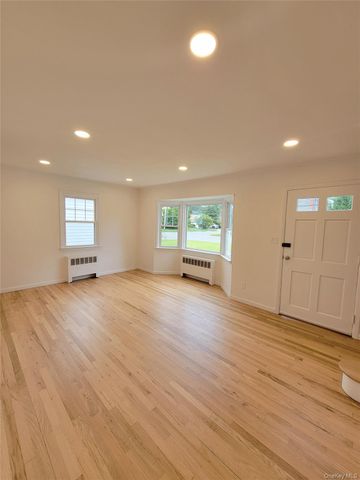 392 3rd Avenue, Bayport, NY 11705