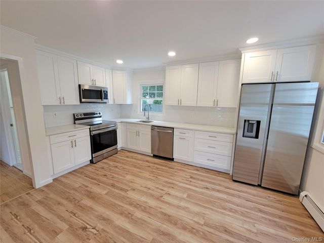 392 3rd Avenue, Bayport, NY 11705