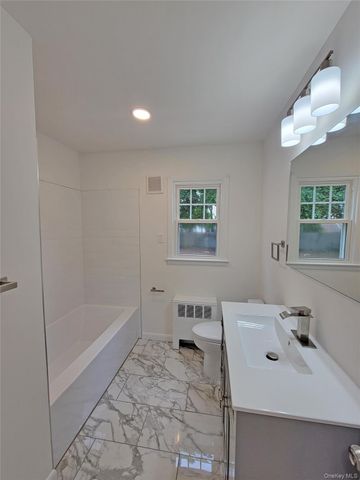 392 3rd Avenue, Bayport, NY 11705