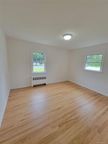 392 3rd Avenue, Bayport, NY 11705
