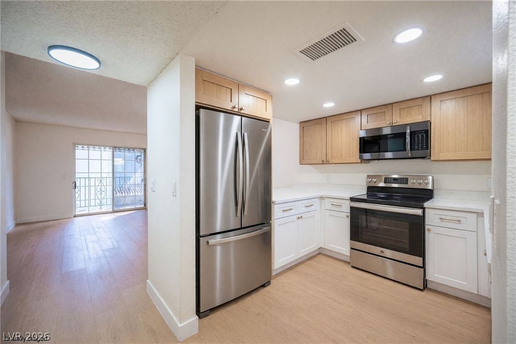 3823 South Maryland Parkway B11, Las Vegas, NV 89119