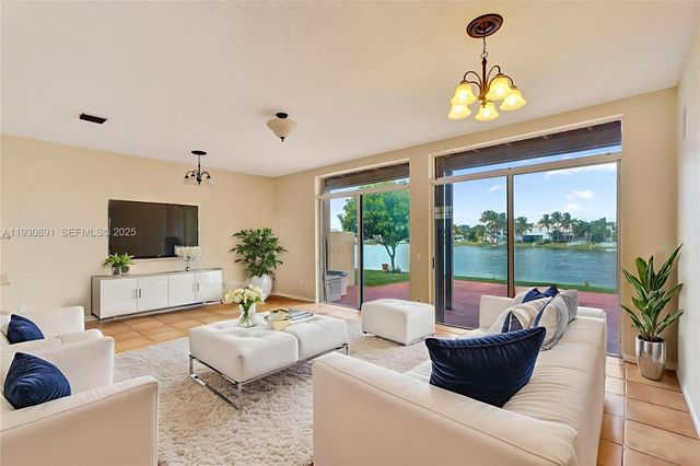 15651 NW 14th Ct, Pembroke Pines, FL 33028