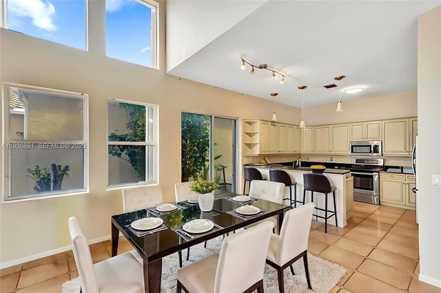 15651 NW 14th Ct, Pembroke Pines, FL 33028