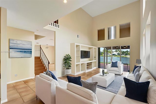 15651 NW 14th Ct, Pembroke Pines, FL 33028