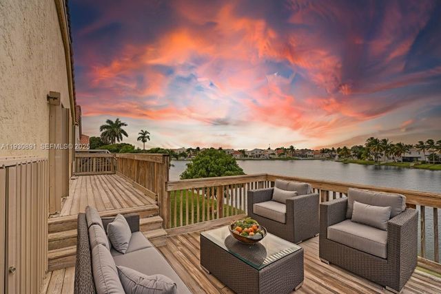 15651 NW 14th Ct, Pembroke Pines, FL 33028