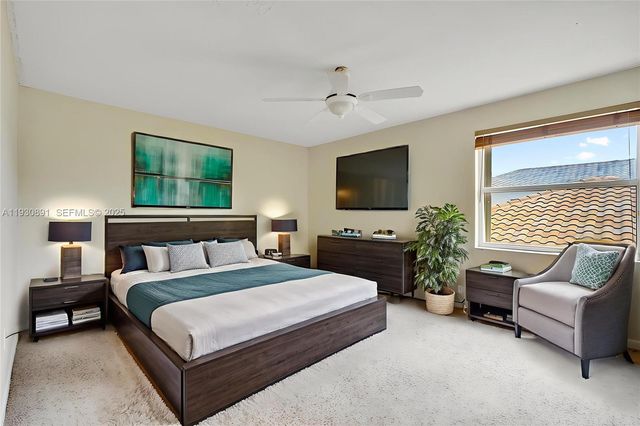 15651 NW 14th Ct, Pembroke Pines, FL 33028