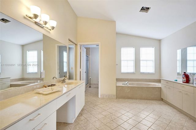 15651 NW 14th Ct, Pembroke Pines, FL 33028