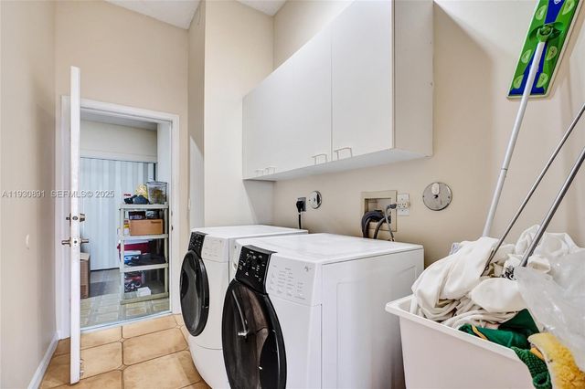 15651 NW 14th Ct, Pembroke Pines, FL 33028