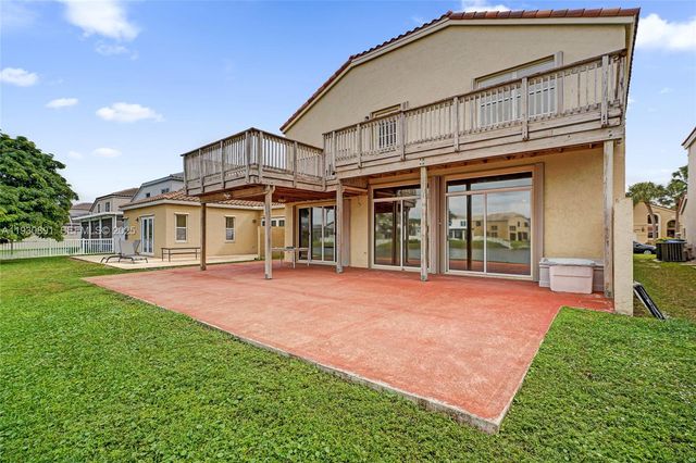 15651 NW 14th Ct, Pembroke Pines, FL 33028