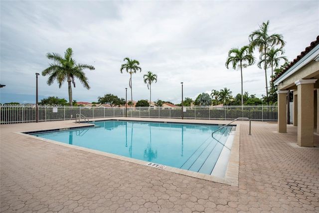 15651 NW 14th Ct, Pembroke Pines, FL 33028