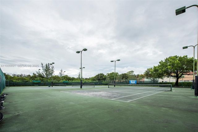 15651 NW 14th Ct, Pembroke Pines, FL 33028