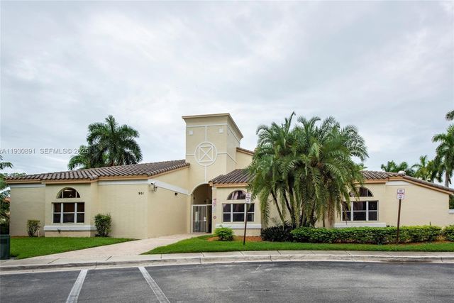 15651 NW 14th Ct, Pembroke Pines, FL 33028